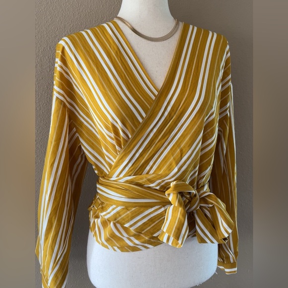 Striped wrap top with long sleeves - Picture 3 of 6